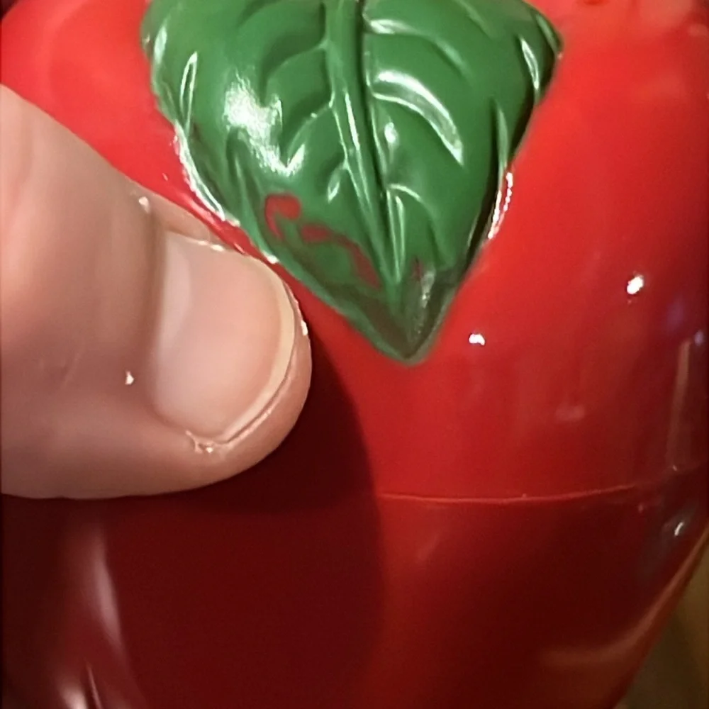 1950’s Apple 🍎 salt and pepper shakers made in the USA - Picture 6 of 11